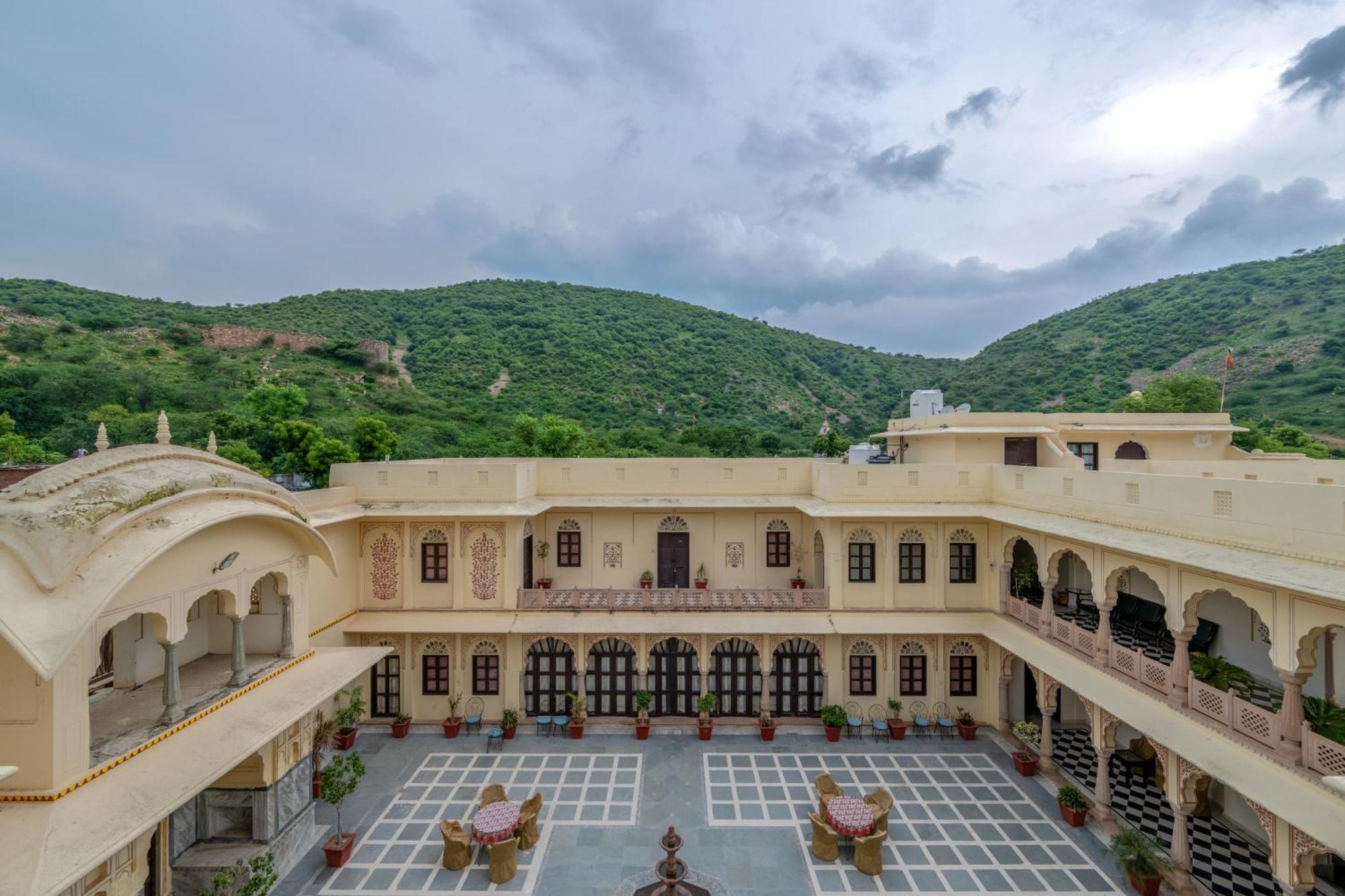 Dhulagarh Heritage Palace Hotel Near Jaipur Bānskhoh Exterior photo