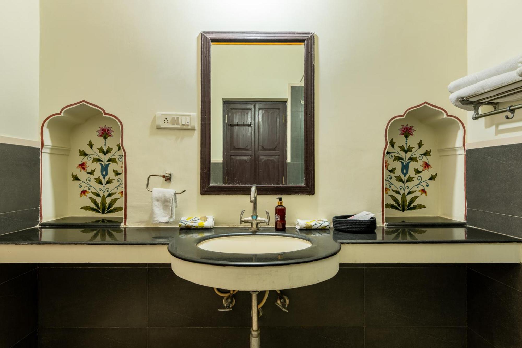 Dhulagarh Heritage Palace Hotel Near Jaipur Bānskhoh Exterior photo